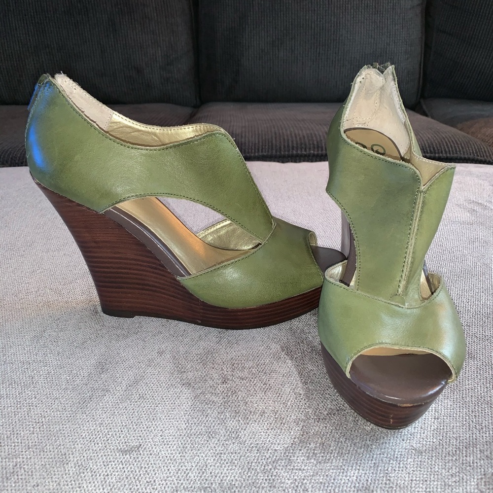 Seychelles green leather wedge sandals